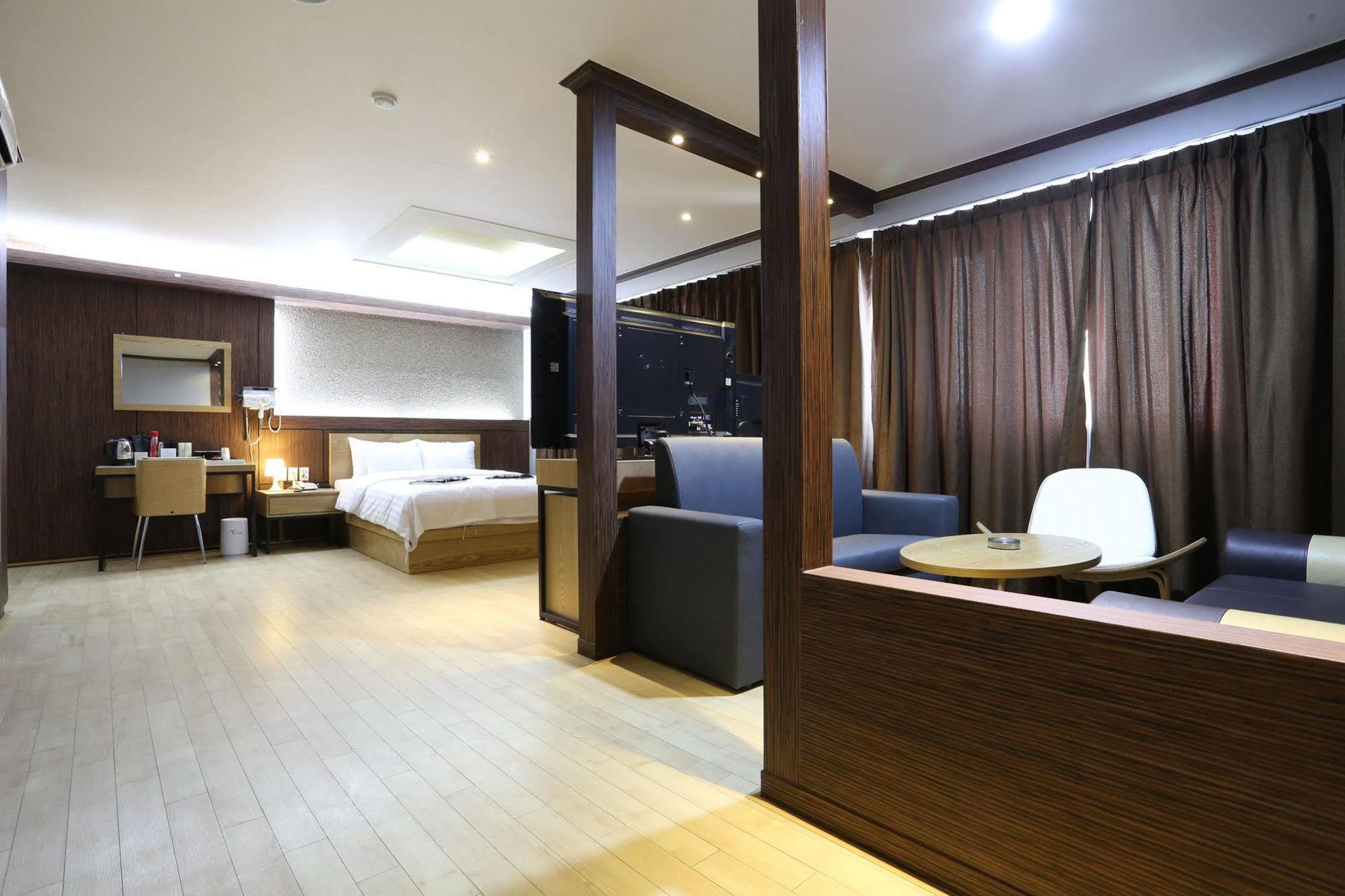 Y Ocean Hotel Joszu Kültér fotó