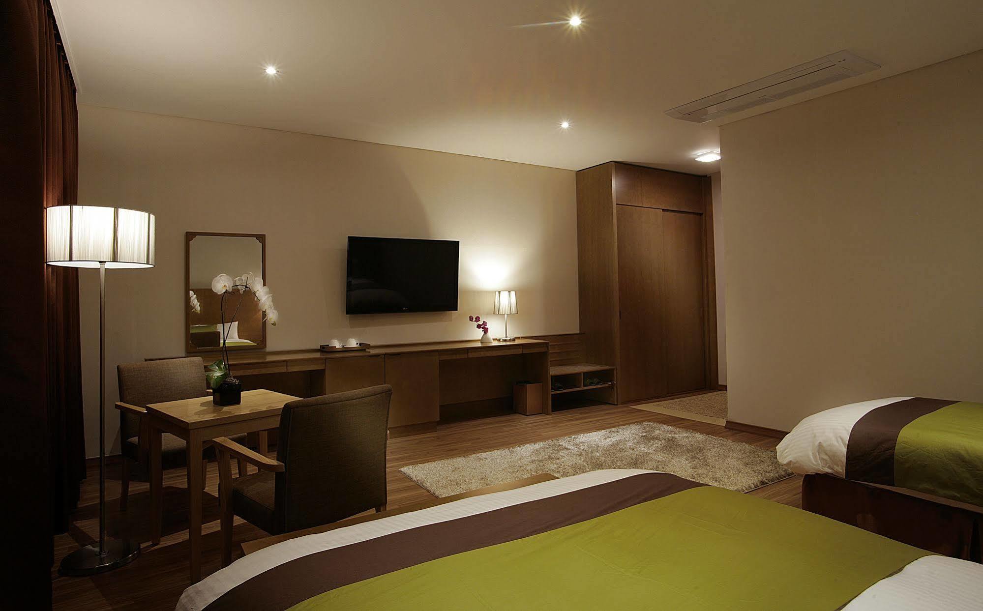 Y Ocean Hotel Joszu Kültér fotó